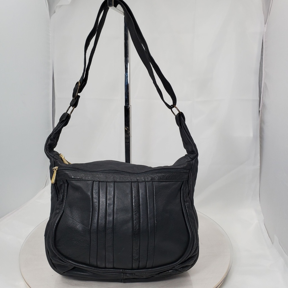 Black Italian Leather Hobo Crossbody Bag Vertical Pleats Adjustable Strap Italy